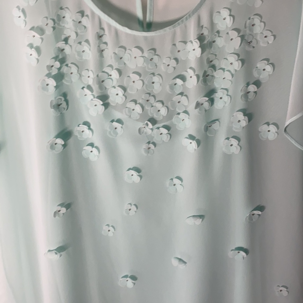 NWOT Liz Claiborne Sheer blouse with flower detail - Picture 2 of 11